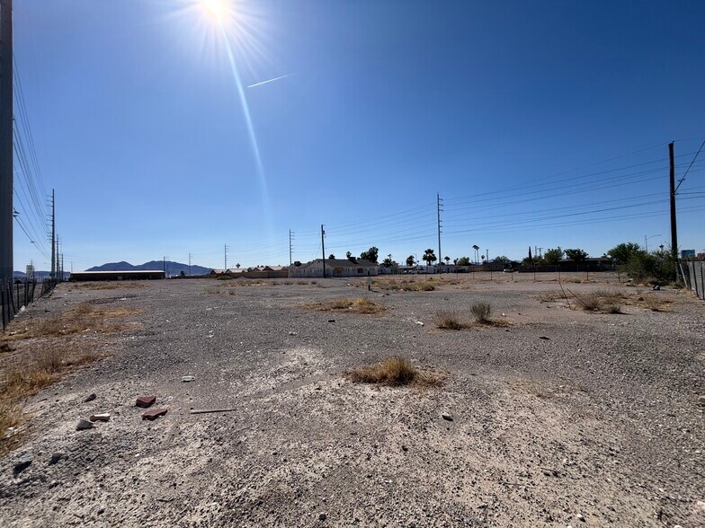 Carey Ave, North Las Vegas, NV à vendre - Photo de l’immeuble – Image 3 sur 23