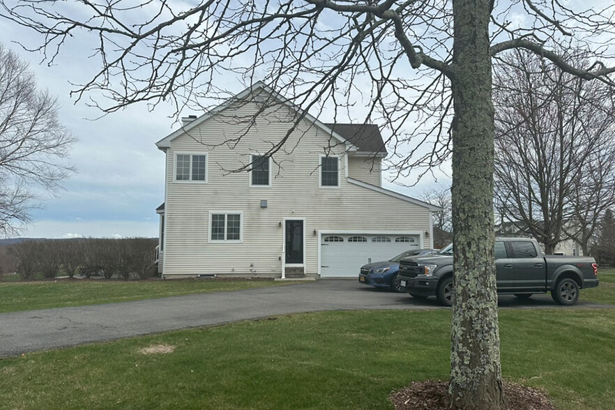 4 Augusta Ct, Monroe, NY à vendre - Photo de l’immeuble – Image 3 sur 3
