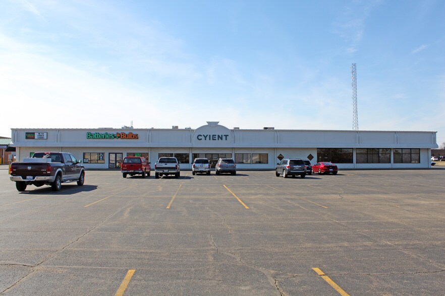 8001 N University St, Peoria, IL à louer - Photo de l’immeuble – Image 1 sur 16