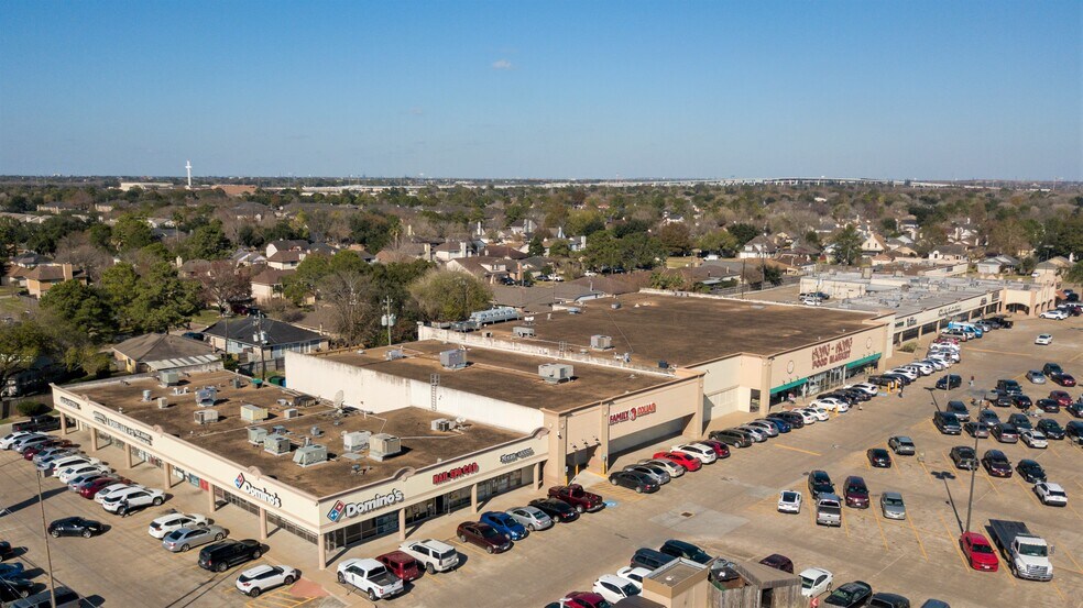 10900 Scarsdale Blvd, Houston, TX à louer - Photo principale – Image 1 sur 3