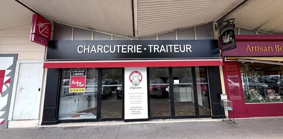 Local commercial dans Port-Jérôme-sur-Seine à louer Photo de l’immeuble– Image 1 sur 7