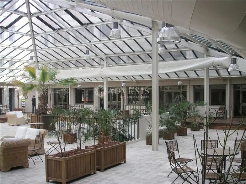 Bureau dans Rungis à louer - Photo de l’immeuble – Image 1 sur 6