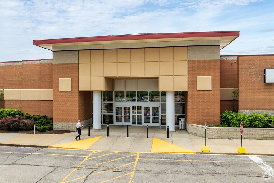 171 Barrington Rd, Schaumburg, IL à vendre - Photo de l’immeuble – Image 2 sur 6