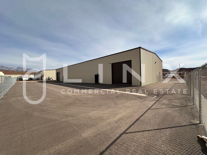 680 N Cottonwood St, Hildale, UT à louer - Photo de l’immeuble – Image 3 sur 5