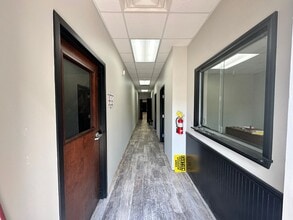 4485 N Industrial Dr, Cumming, GA à louer Photo intérieure– Image 2 sur 53