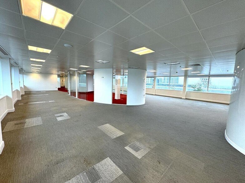 27 Great West Rd, Brentford à louer - Photo de l’immeuble – Image 3 sur 27