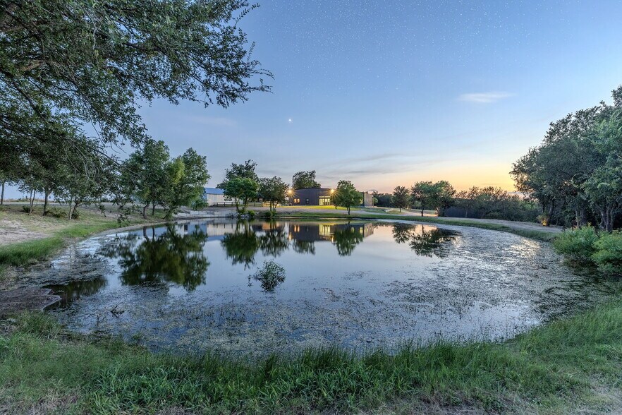 301 County Road 436, Thrall, TX à vendre - Photo de l’immeuble – Image 2 sur 85