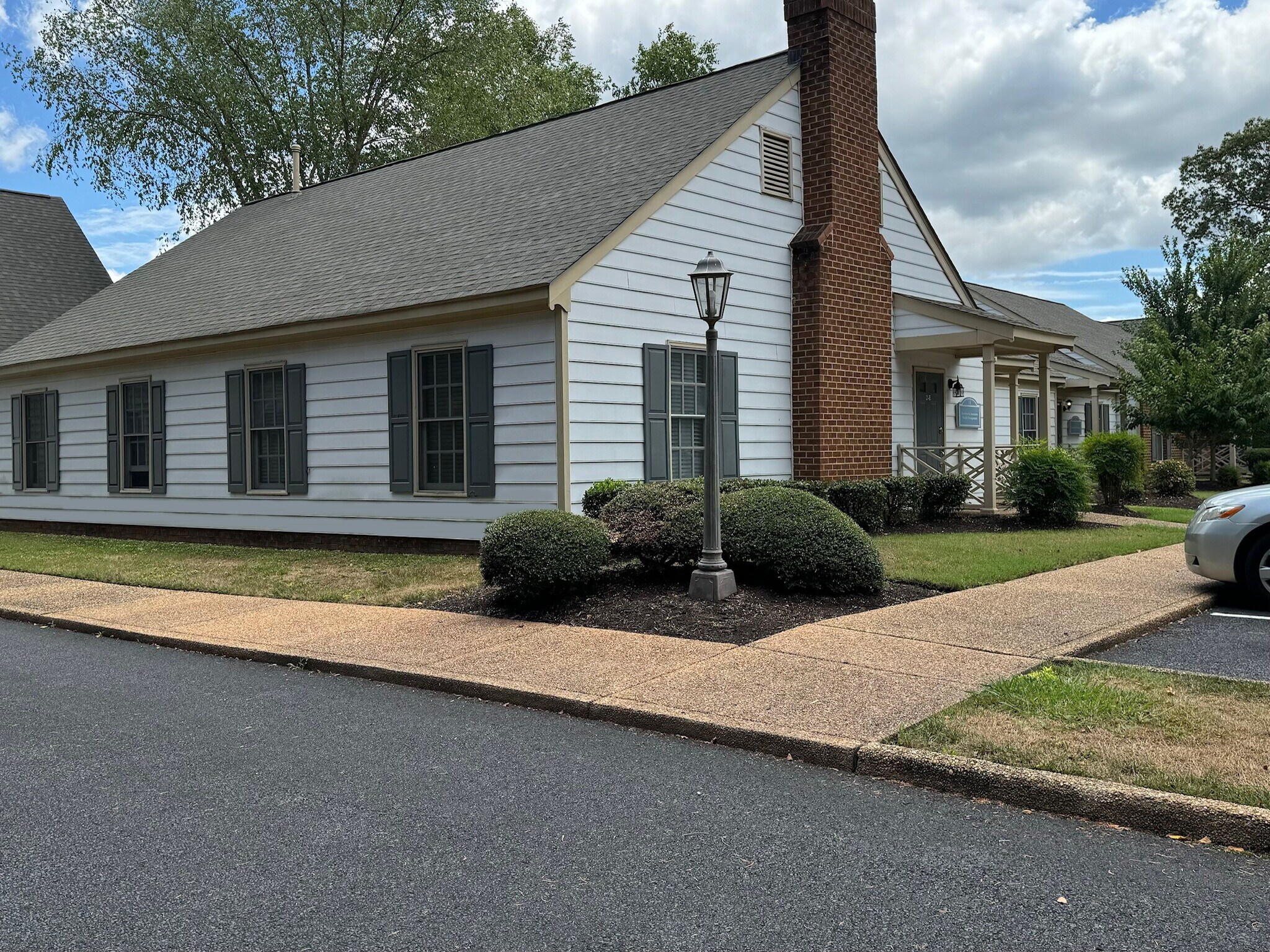729 Thimble Shoals Blvd, Newport News, VA à vendre Photo de l’immeuble– Image 1 sur 15