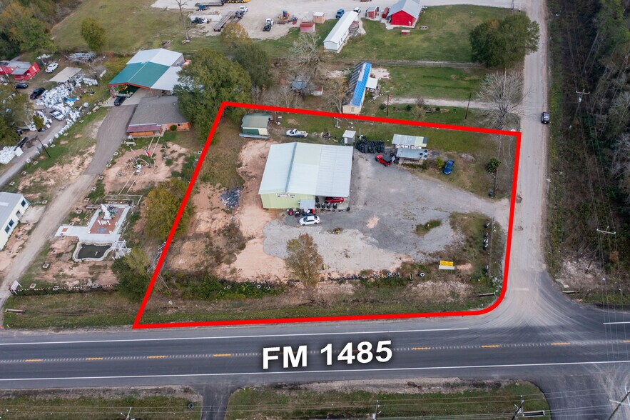 22725 Lost Lake Dr, New Caney, TX à vendre - Photo de l’immeuble – Image 3 sur 33