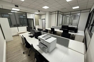 107-113 Rue Victor Hugo, Levallois-Perret à louer Photo de l’immeuble– Image 2 sur 7