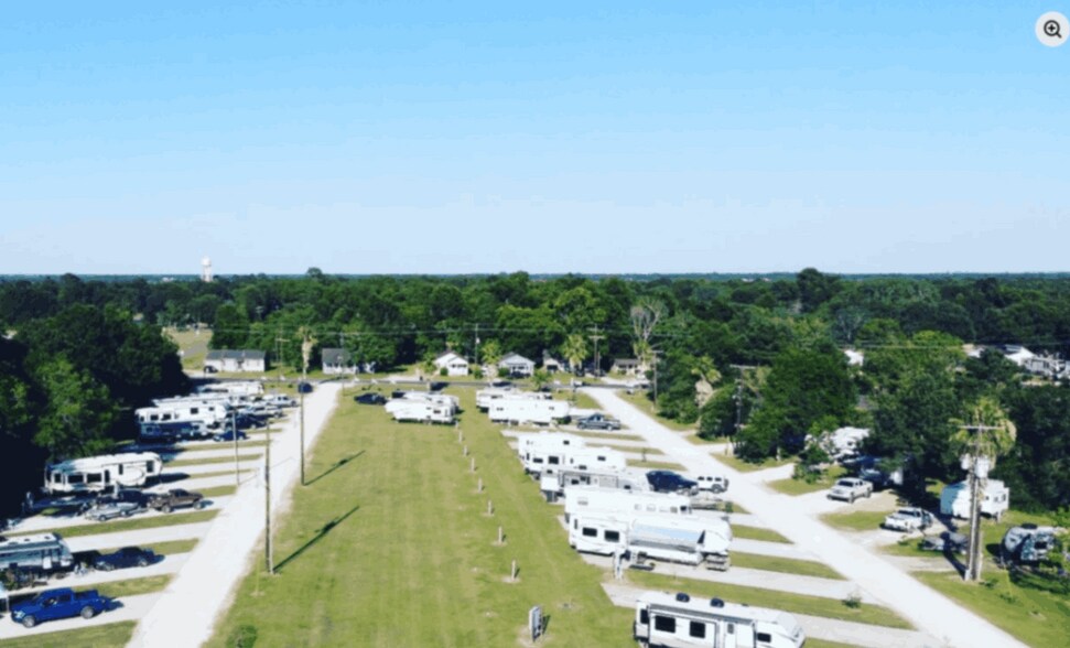 1512 Main, Anahuac, TX à vendre - Photo de l’immeuble – Image 3 sur 11