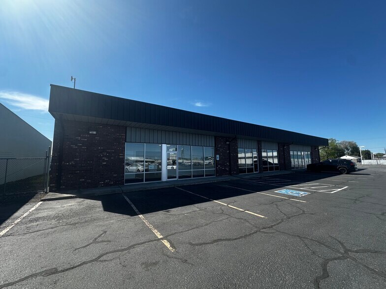 1626 W Broadway Ave, Moses Lake, WA à louer - Photo de l’immeuble – Image 3 sur 3