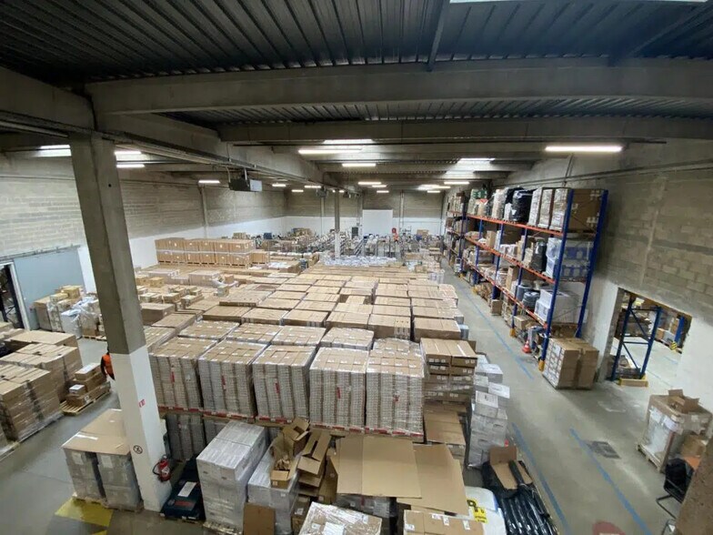 Industriel/Logistique dans Goussainville à louer - Photo de l’immeuble – Image 3 sur 4