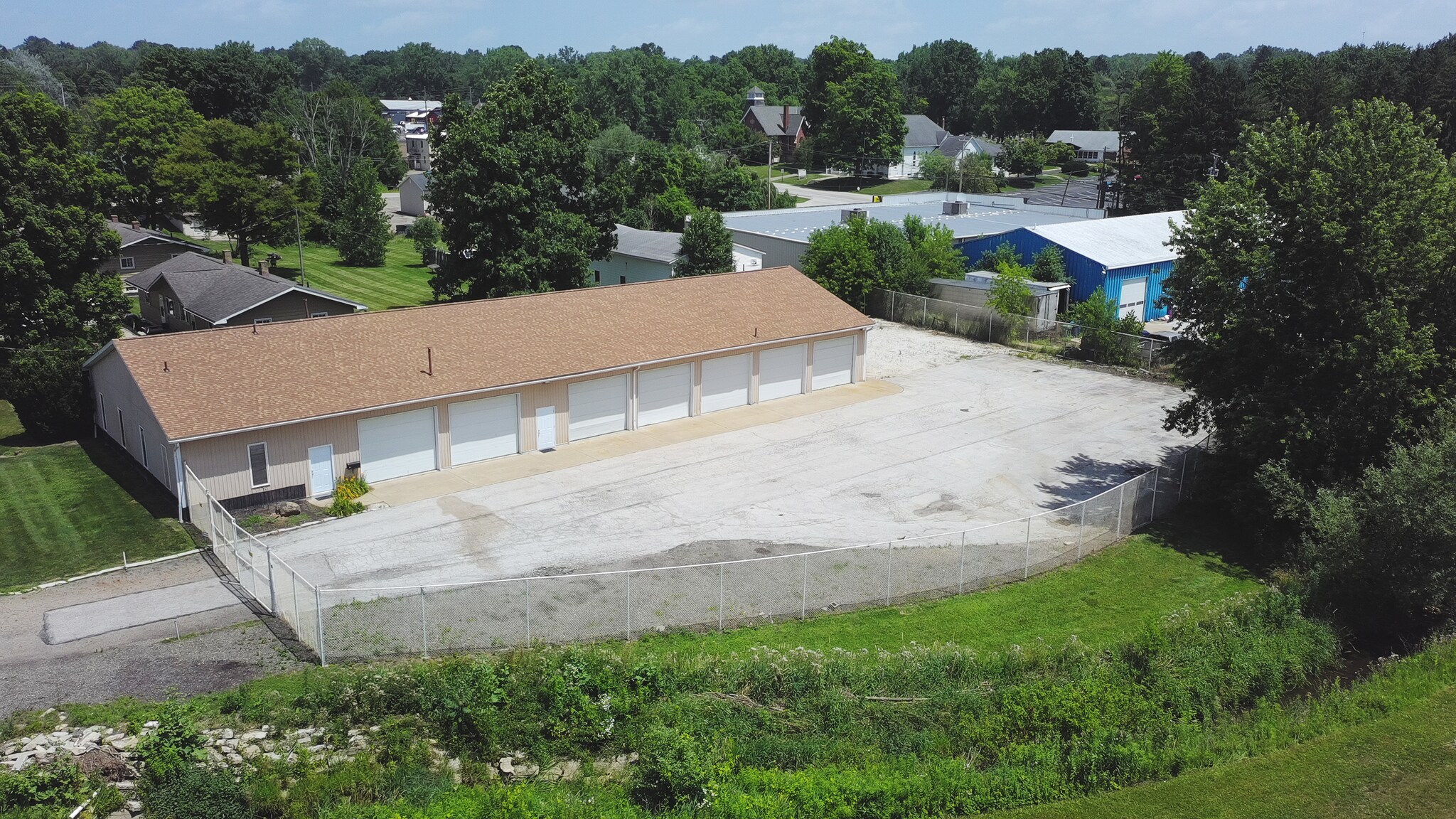 3143 Whipple Dr, Barberton, OH à vendre Photo de l’immeuble– Image 1 sur 13