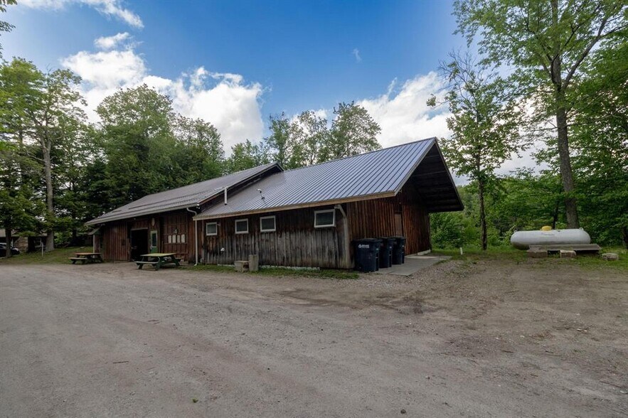 521 Co 27 rd, Oswegatchie, NY à vendre - Photo de l’immeuble – Image 3 sur 39