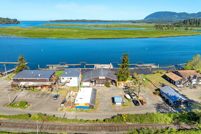 278 Marine Dr, Wheeler, OR à vendre - Photo de l’immeuble – Image 2 sur 77