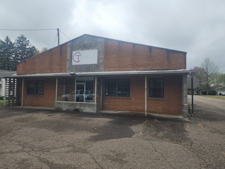 1760 Brightwood Rd SE, New Philadelphia, OH à vendre - Photo de l’immeuble – Image 2 sur 8