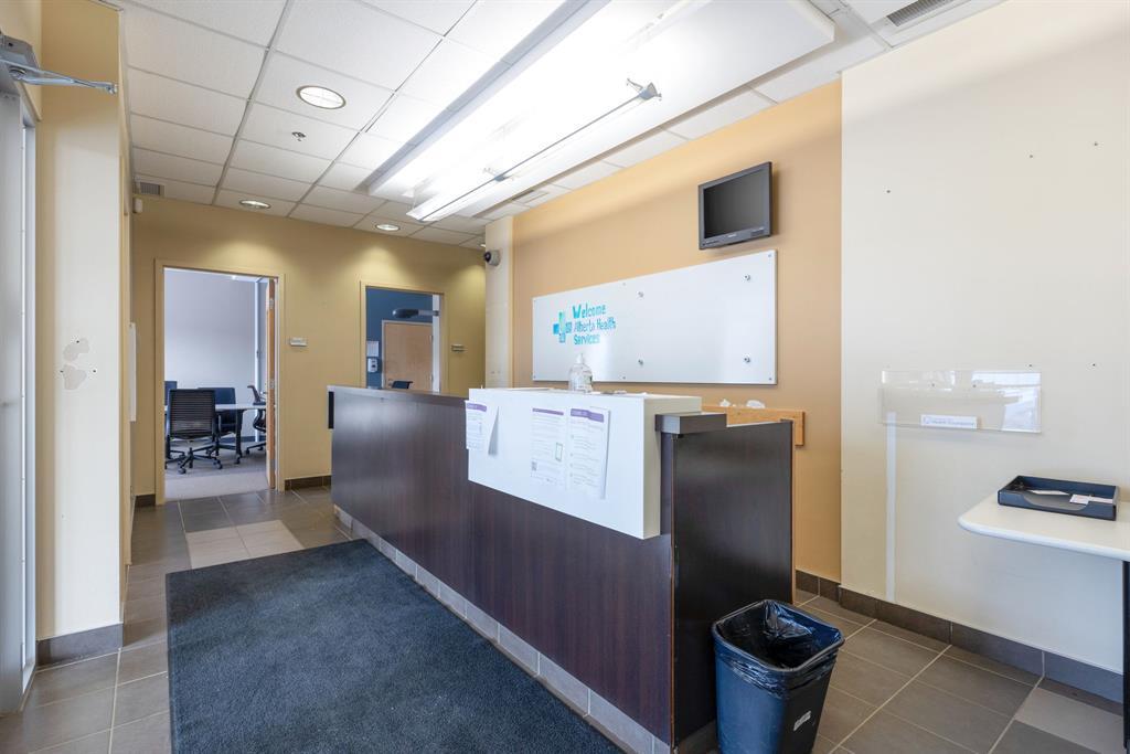 10217 Queen St, Fort McMurray, AB à vendre Photo principale– Image 1 sur 9
