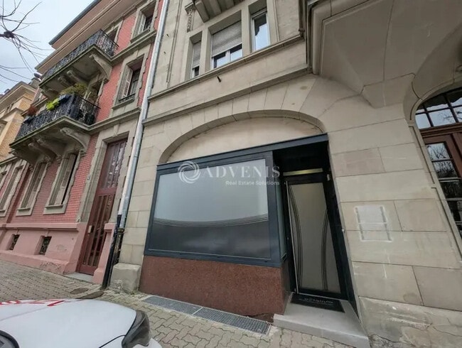 Plus de détails pour Local commercial à louer