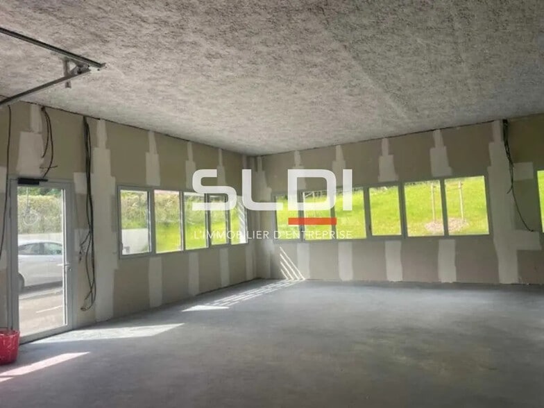 Bureau dans Lissieu à vendre - Photo de l’immeuble – Image 2 sur 7