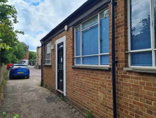 42 Upper Richmond Rd W, Londres à louer Photo de l’immeuble– Image 1 sur 1