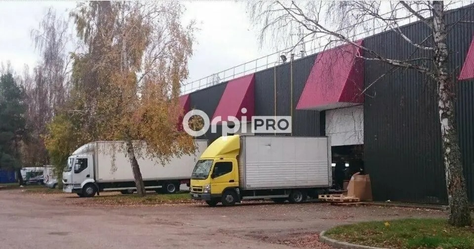 Industriel/Logistique dans Coignières à louer - Photo de l’immeuble – Image 3 sur 5