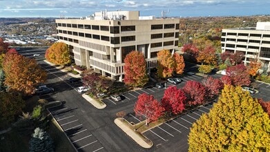 730 Holiday Dr, Pittsburgh, PA à louer Aérien– Image 1 sur 6