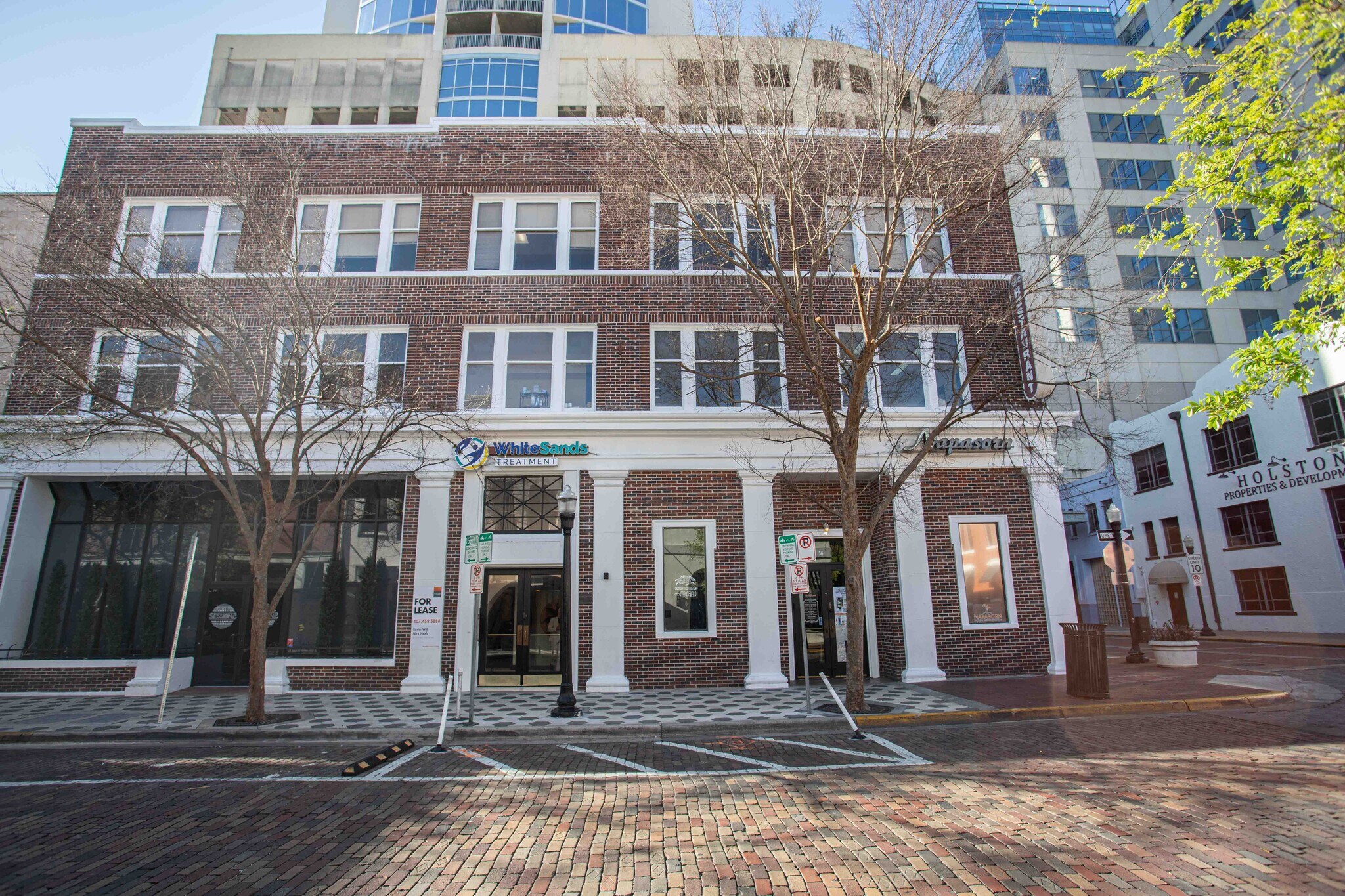 56 E Pine St, Orlando, FL à louer Photo principale– Image 1 sur 16