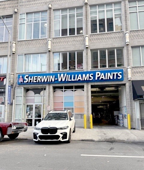 617 W 46th St, New York, NY à louer Photo de l’immeuble– Image 1 sur 2