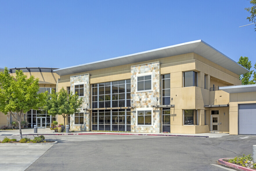 7600-7604 N Palm Ave, Fresno, CA à louer - Photo de l’immeuble – Image 3 sur 4