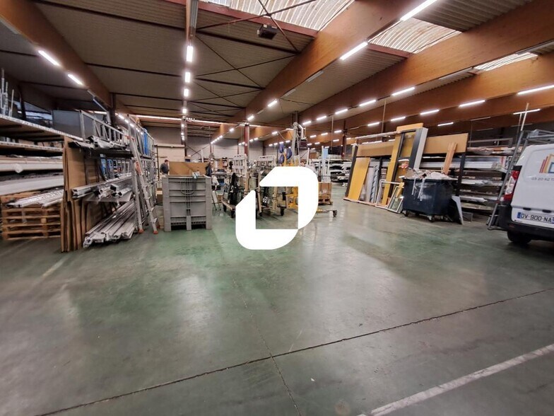 Local d’activités dans Fretin à louer - Photo de l’immeuble – Image 1 sur 5
