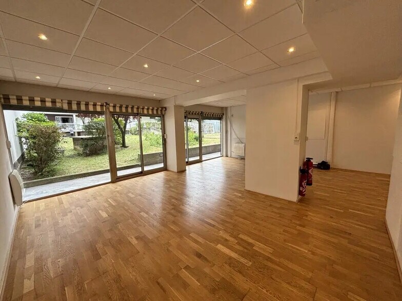 Bureau dans Paris à louer - Photo de l’immeuble – Image 1 sur 6