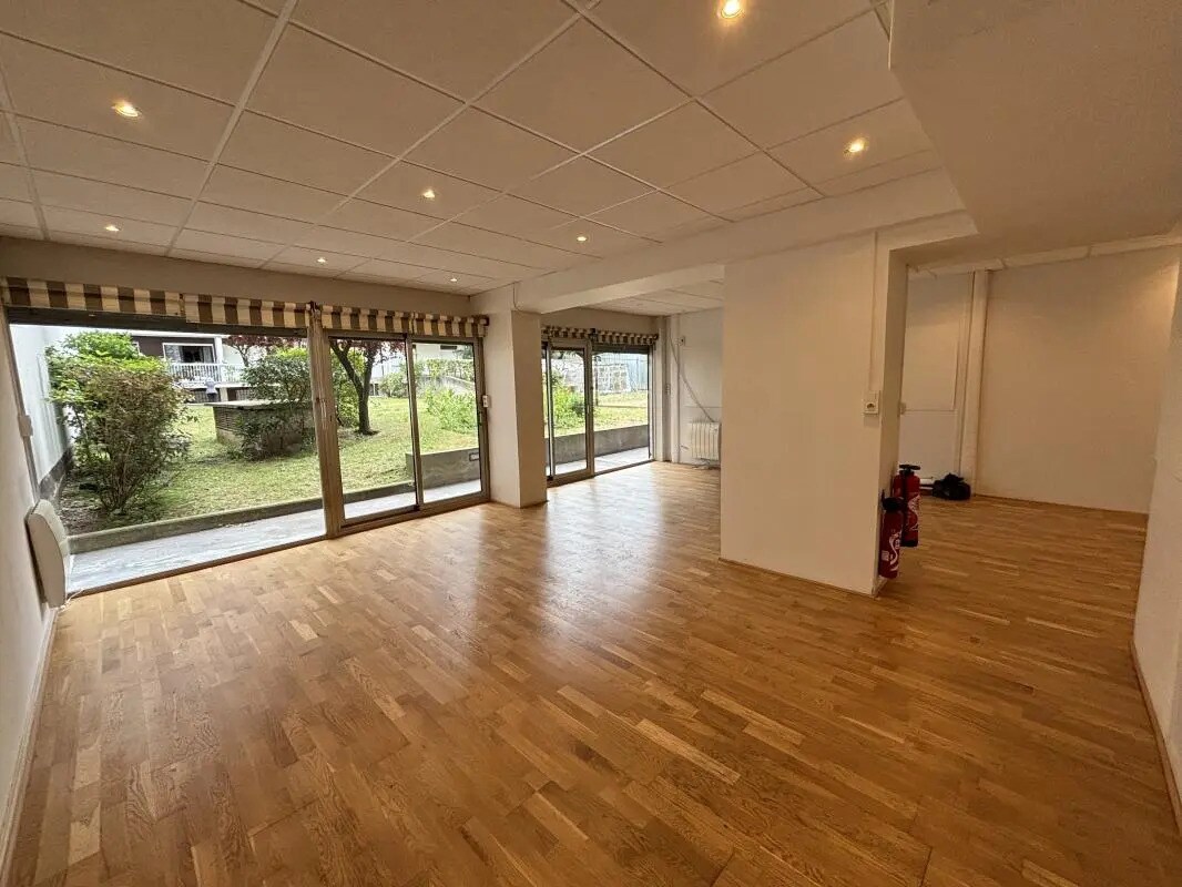 Bureau dans Paris à louer Photo de l’immeuble– Image 1 sur 7