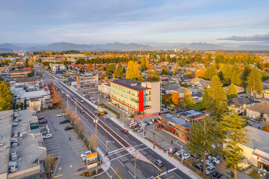 8318 120 St, Surrey, BC à vendre - Aérien – Image 2 sur 11