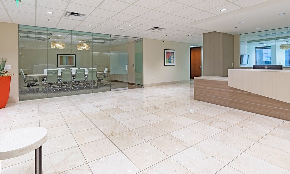 4742 N 24th St, Phoenix, AZ à louer - Photo de l’immeuble – Image 2 sur 6
