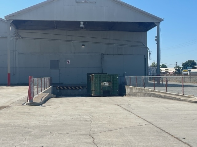 105 Leavesley Rd, Gilroy, CA à louer - Photo de l’immeuble – Image 2 sur 4
