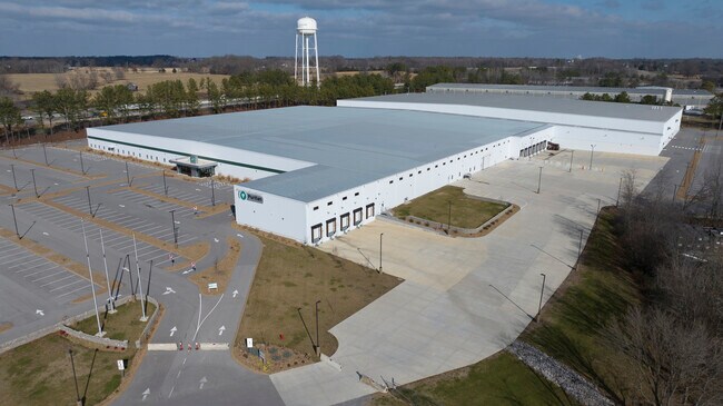 Plus de détails pour 3150 Barry Dr, Portland, TN - Industriel/Logistique à vendre