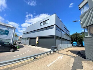 Plus de détails pour Boston Business Park, Londres - Industriel/Logistique à louer