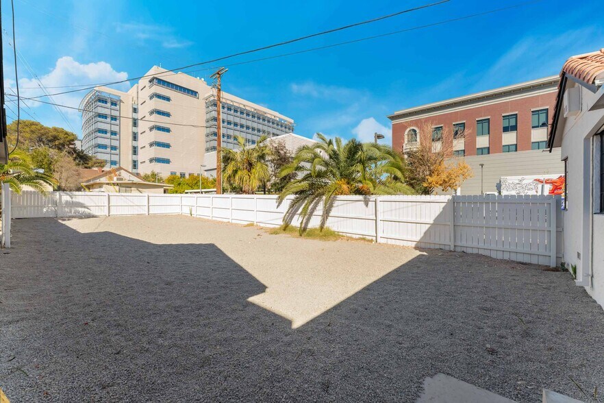 430 S 7th St, Las Vegas, NV à louer - Photo de l’immeuble – Image 3 sur 12