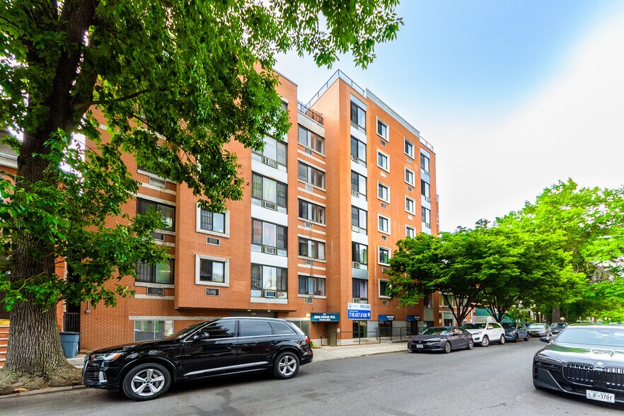 221 Parkville Ave, Brooklyn, NY à louer - Photo de l’immeuble – Image 2 sur 11