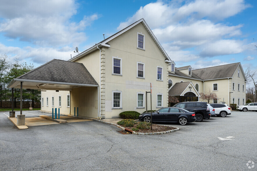 901 State Rt 23 S, Pompton Plains, NJ à louer - Photo de l’immeuble – Image 2 sur 8