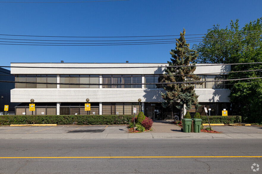 5415 Rue Paré, Mt Royal, QC à louer - Photo de l’immeuble – Image 2 sur 3
