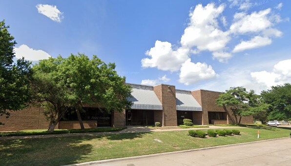 817 Greenview Dr, Grand Prairie, TX à louer - Photo de l’immeuble – Image 1 sur 23