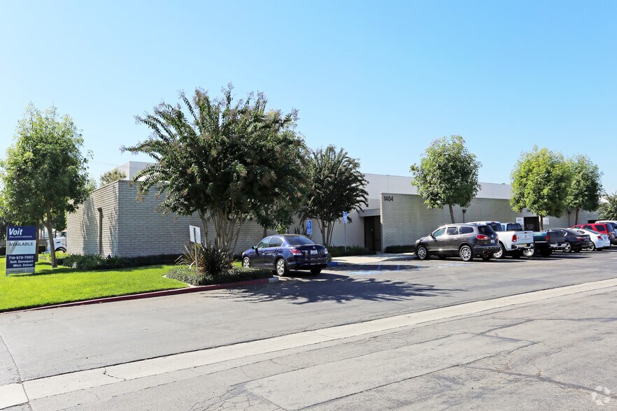 1402-1408 N Batavia St, Orange, CA à louer - Photo de l’immeuble – Image 2 sur 12