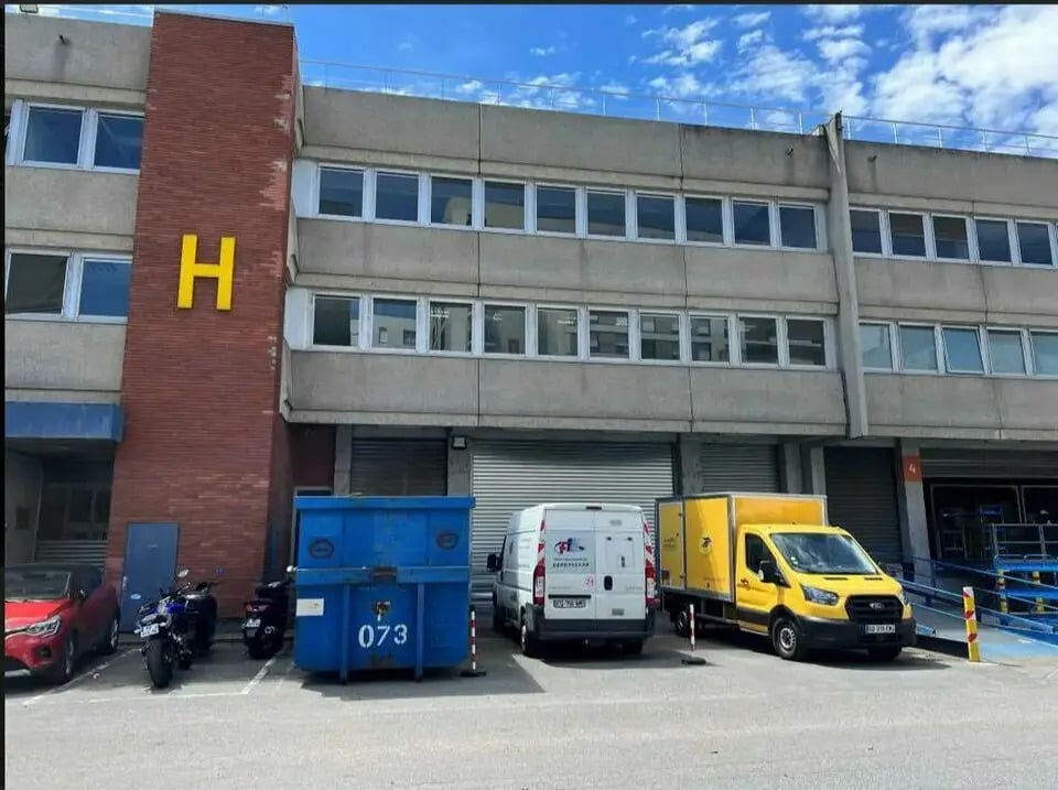 Local d’activités dans Saint-Ouen-sur-Seine à louer Photo principale– Image 1 sur 3