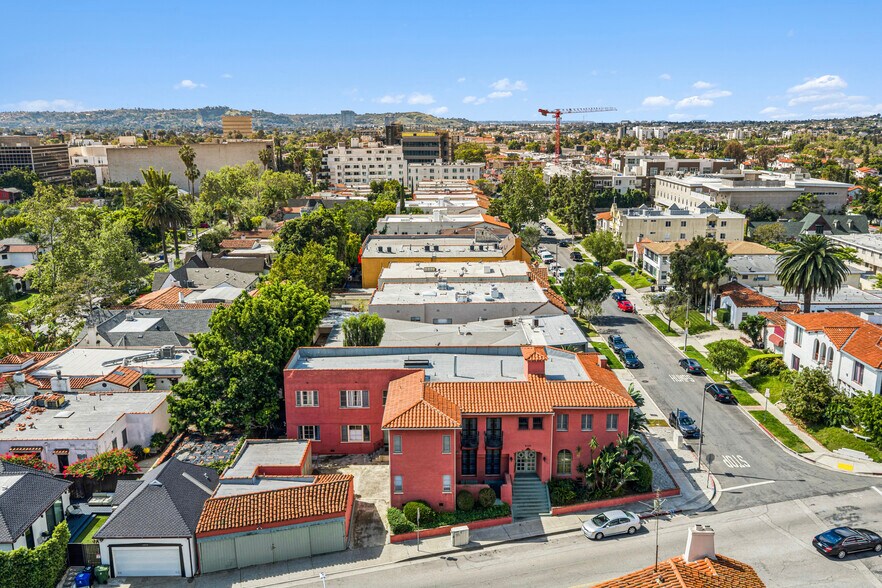 6022 W 8th St, Los Angeles, CA à vendre - Photo de l’immeuble – Image 2 sur 28