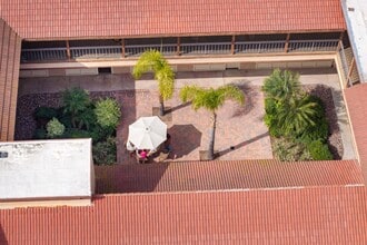 14471 Chambers Rd, Tustin, CA à louer Photo intérieure– Image 1 sur 13