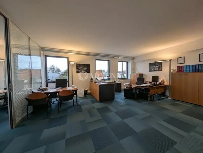 Bureau dans Geispolsheim à louer - Photo intérieure – Image 2 sur 9