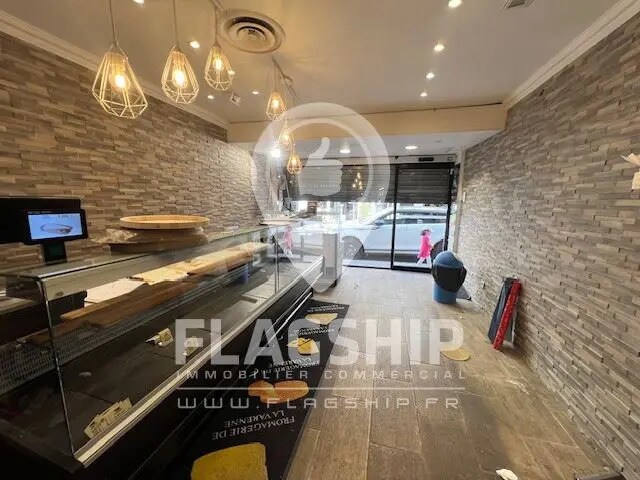 Local commercial dans SAINT-HILAIRE à louer Photo de l’immeuble– Image 1 sur 9