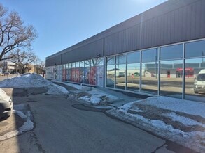 6040-6044 Gateway Blvd NW, Edmonton, AB à louer Photo intérieure– Image 1 sur 2